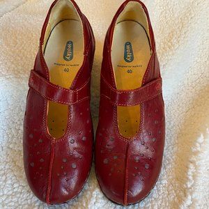 Wolky Cambria in Wine leather